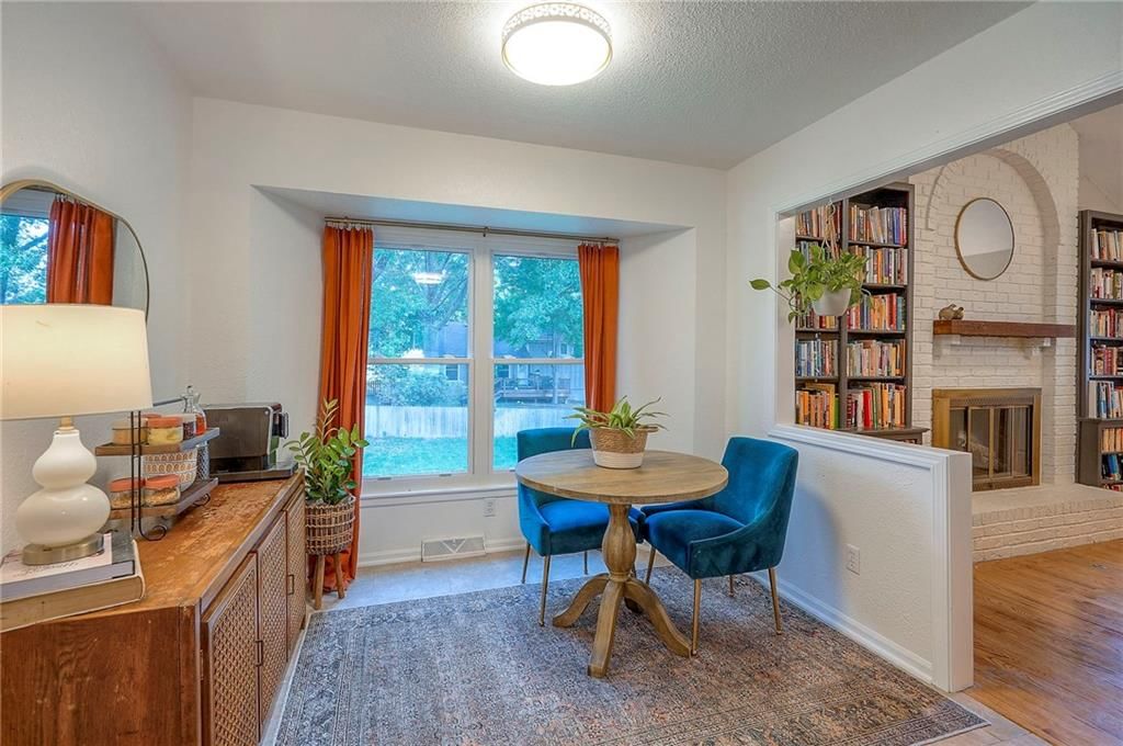 Photo 13 of 44 - 607 NE Birchwood Drive