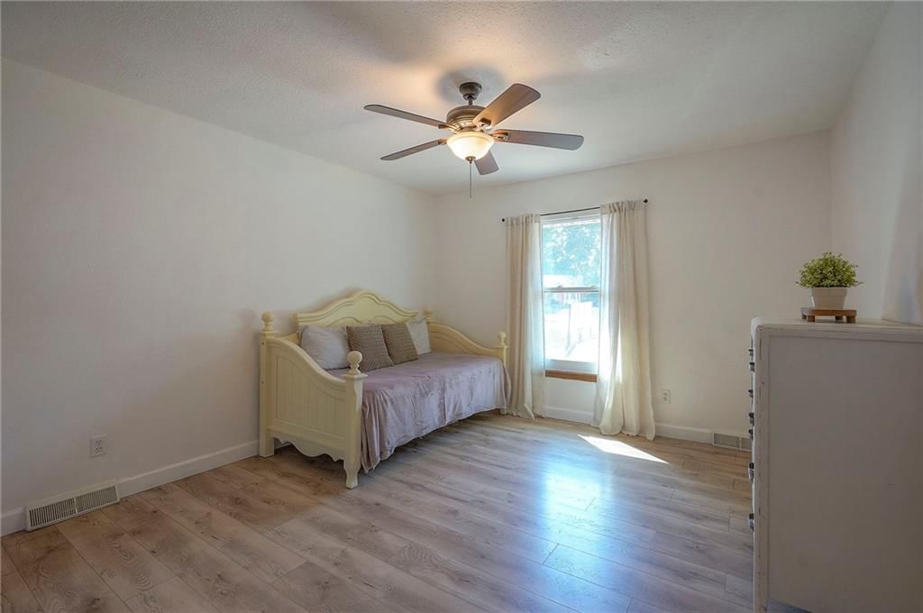 Photo 22 of 44 - 607 NE Birchwood Drive