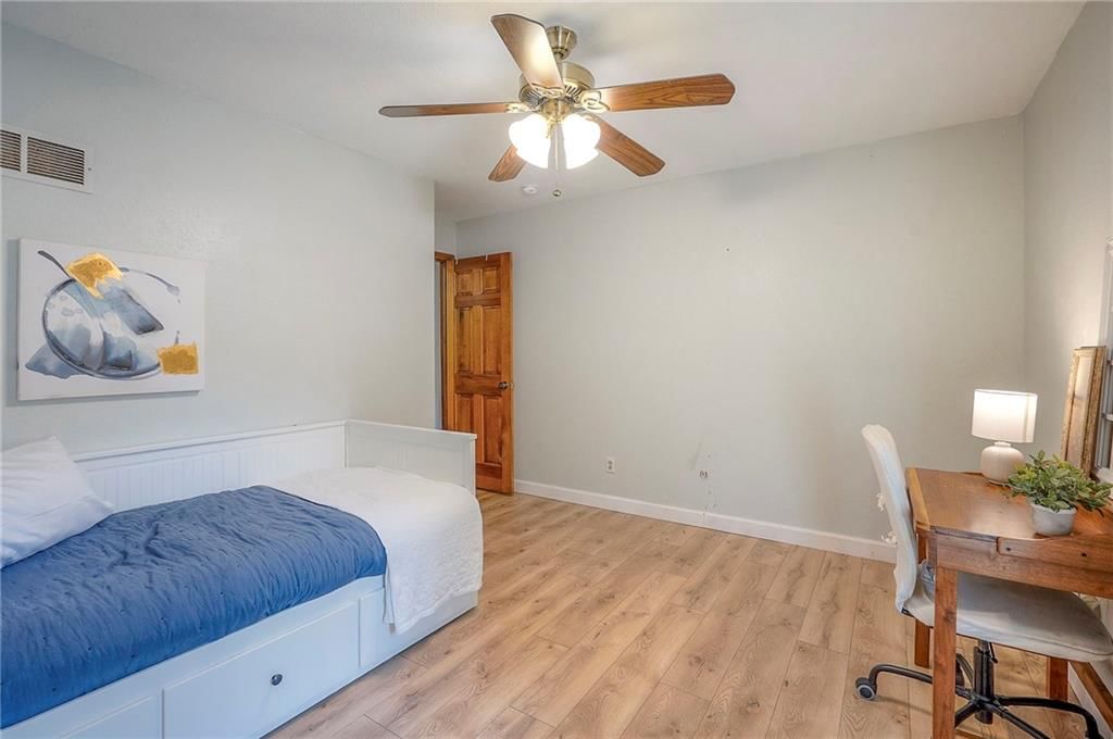 Photo 23 of 44 - 607 NE Birchwood Drive