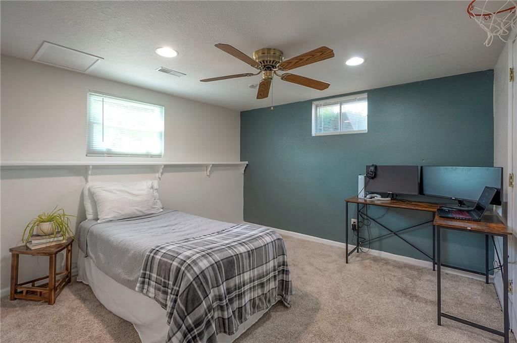 Photo 27 of 44 - 607 NE Birchwood Drive