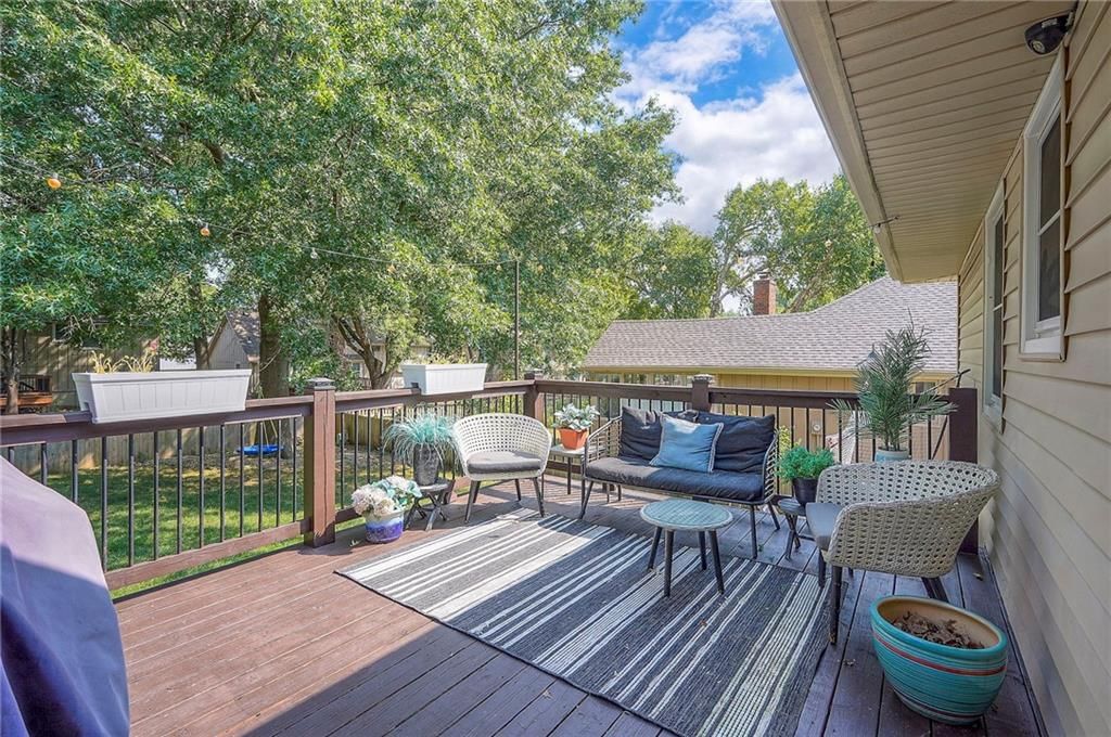 Photo 34 of 44 - 607 NE Birchwood Drive