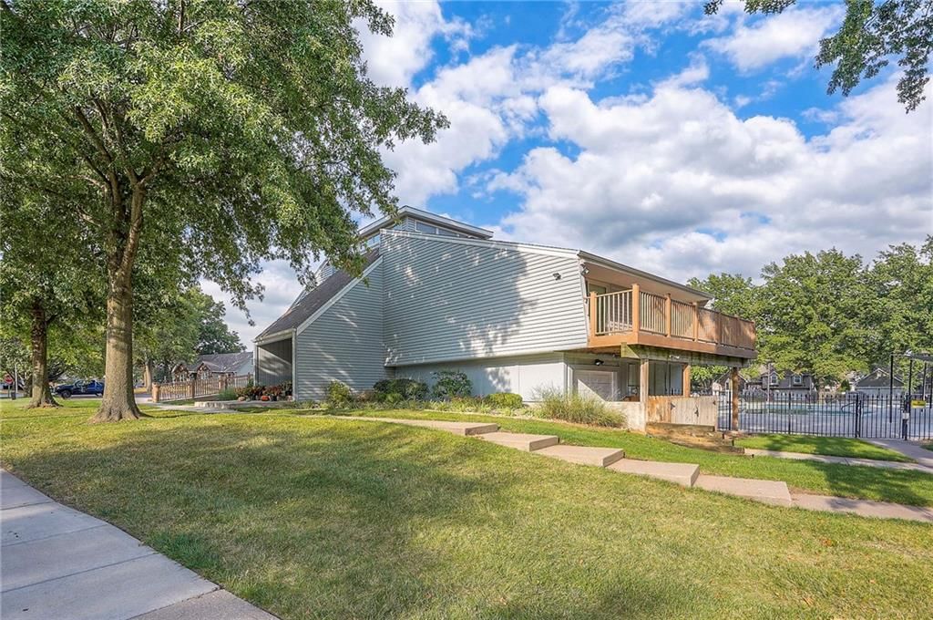 Photo 39 of 44 - 607 NE Birchwood Drive