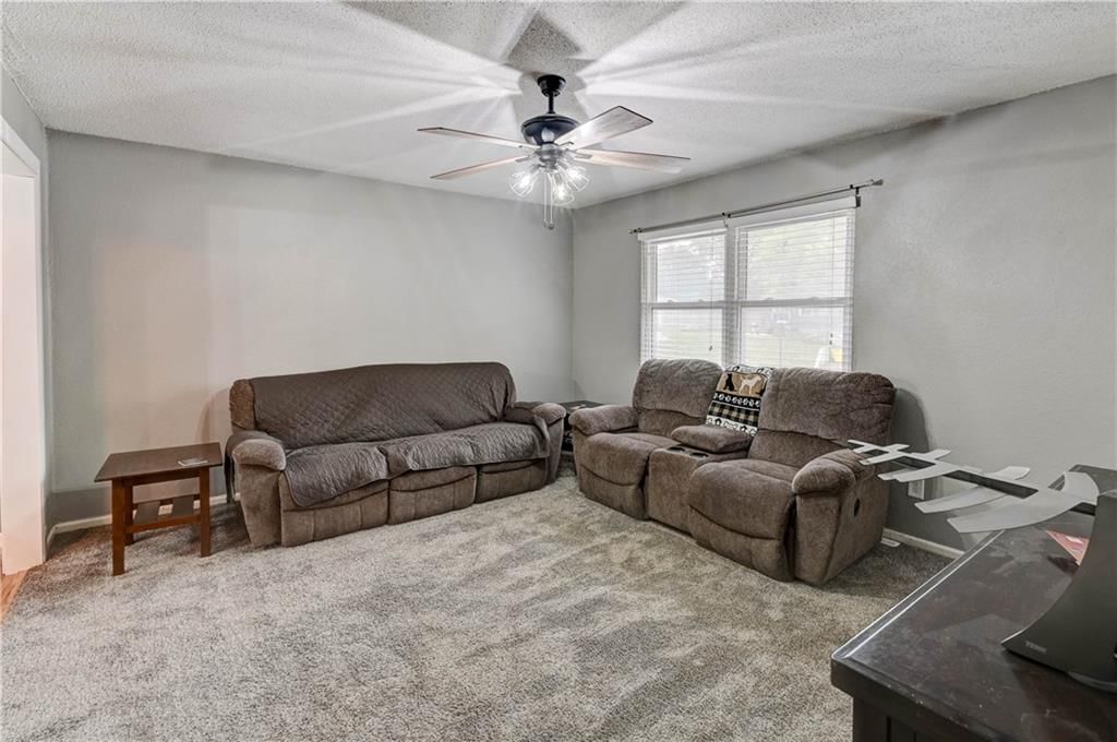Photo 8 of 41 - 204 Millview Drive