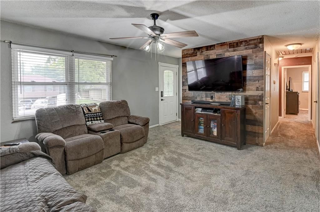 Photo 9 of 41 - 204 Millview Drive