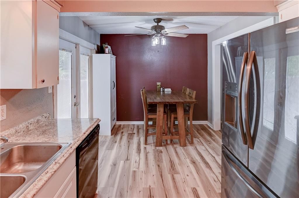 Photo 17 of 41 - 204 Millview Drive