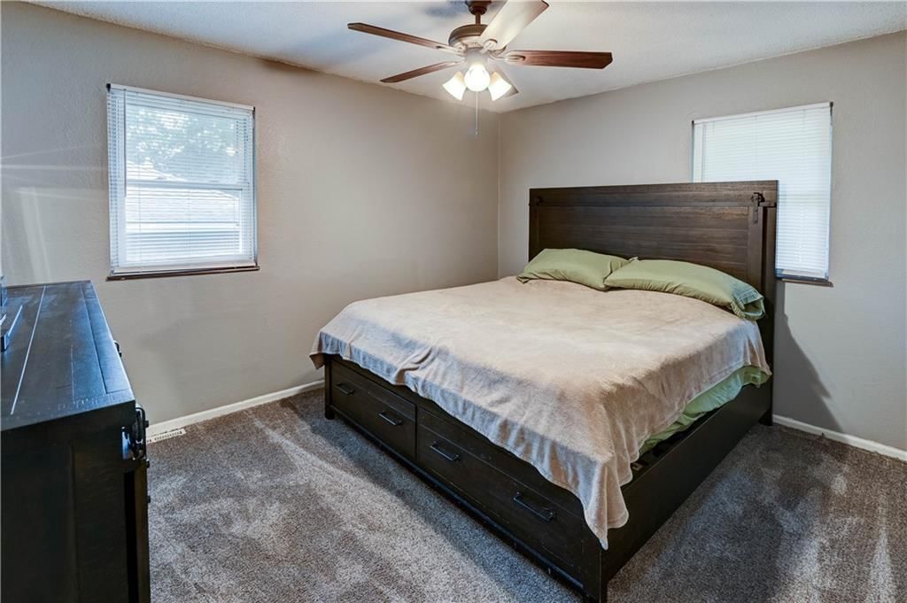Photo 18 of 41 - 204 Millview Drive