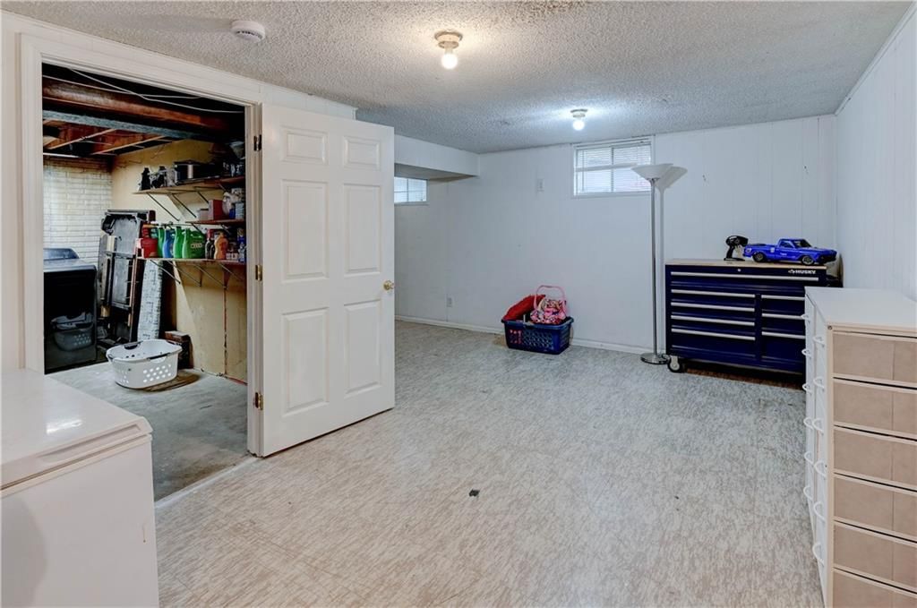 Photo 27 of 41 - 204 Millview Drive