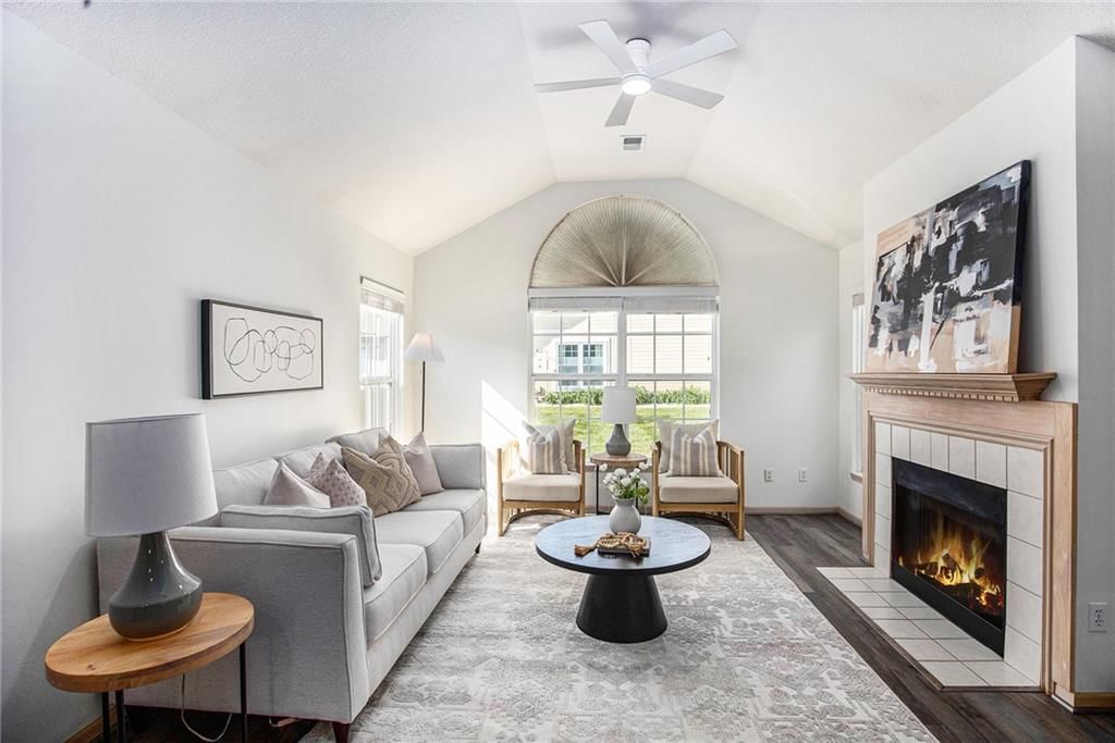 2006 W 139th Street, Leawood, KS