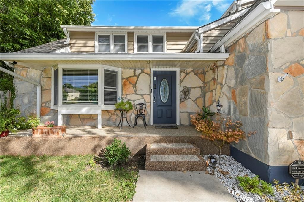 701 SW Ward Road, Lee's Summit, MO