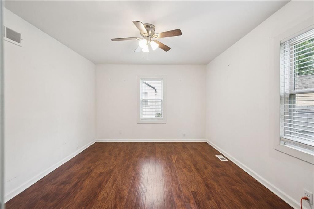 Photo 16 of 25 - 721 S Chestnut Street