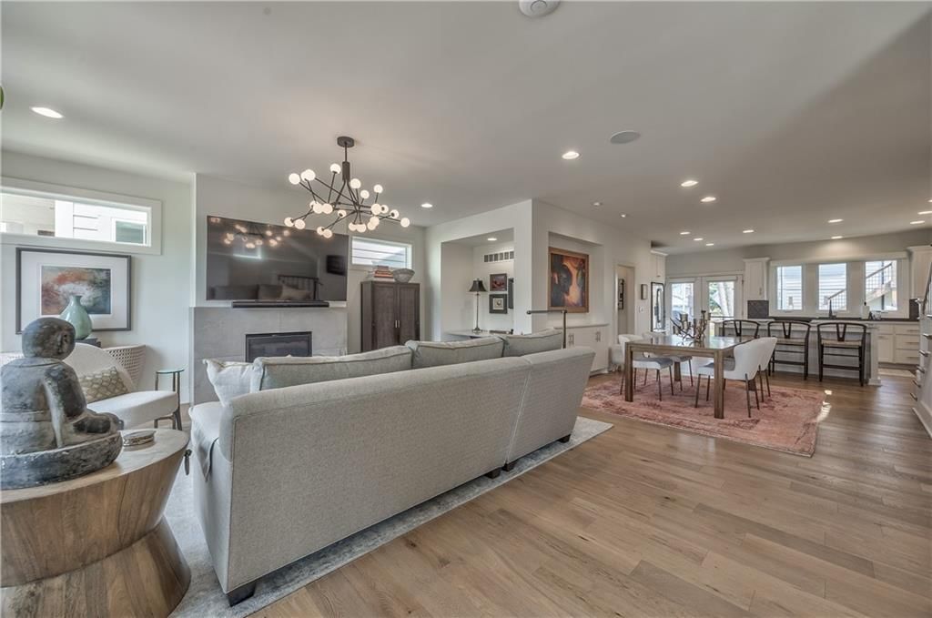 732 W 45th Street — photo 5