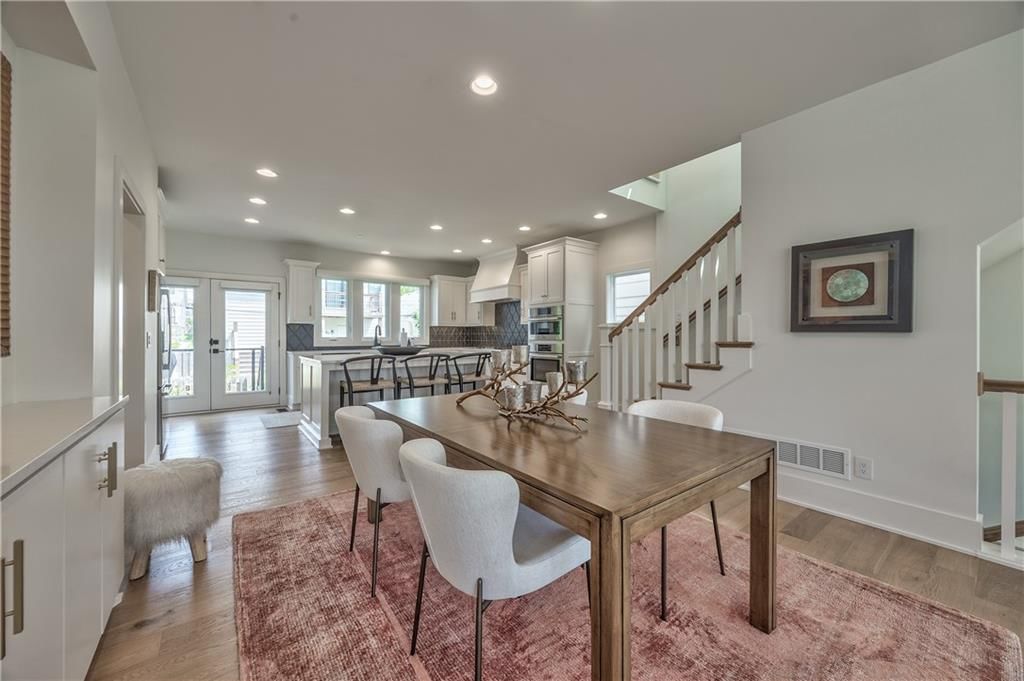 732 W 45th Street — photo 9