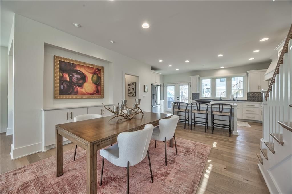 732 W 45th Street — photo 10