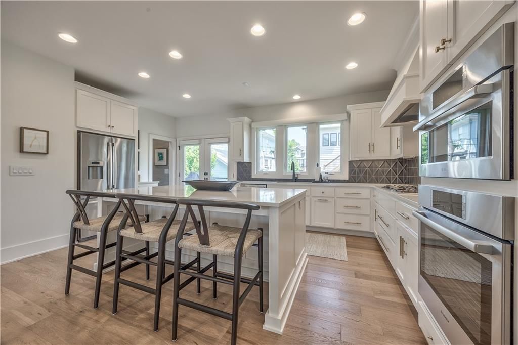 732 W 45th Street — photo 14