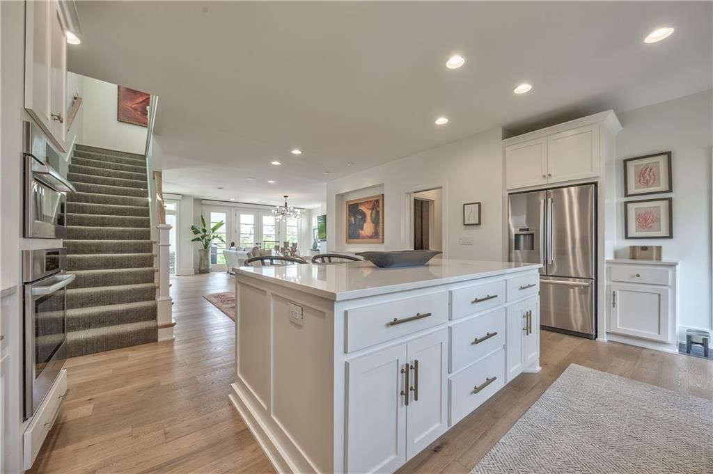 732 W 45th Street — photo 17