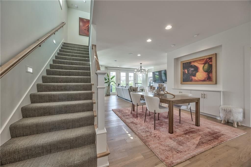 732 W 45th Street — photo 21