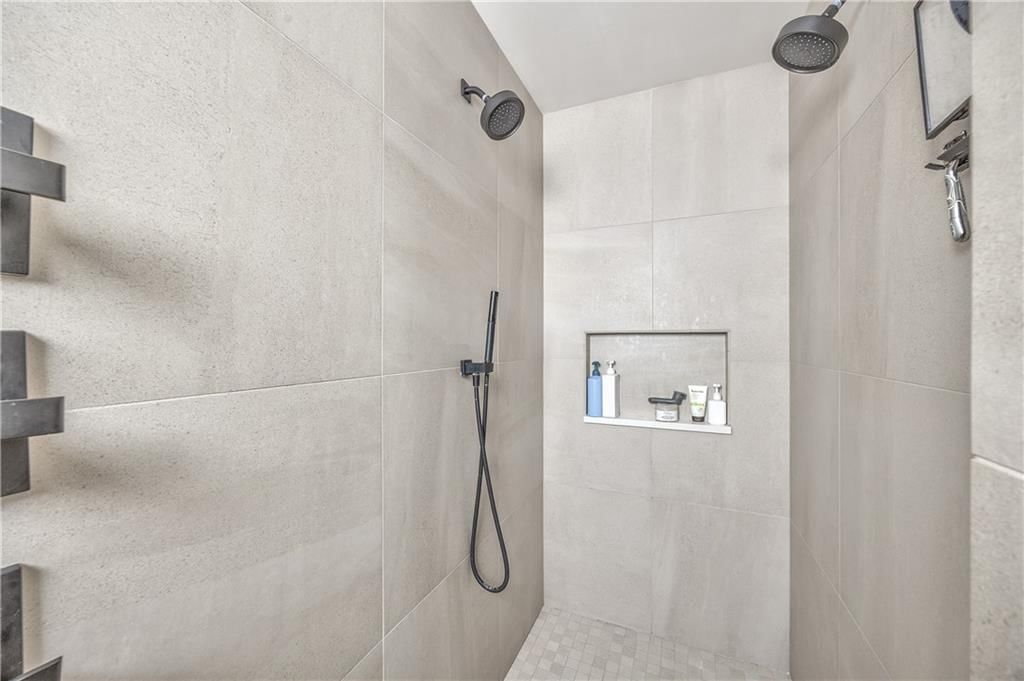 732 W 45th Street — photo 27