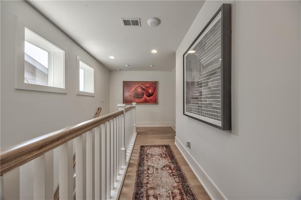 732 W 45th Street — photo 29