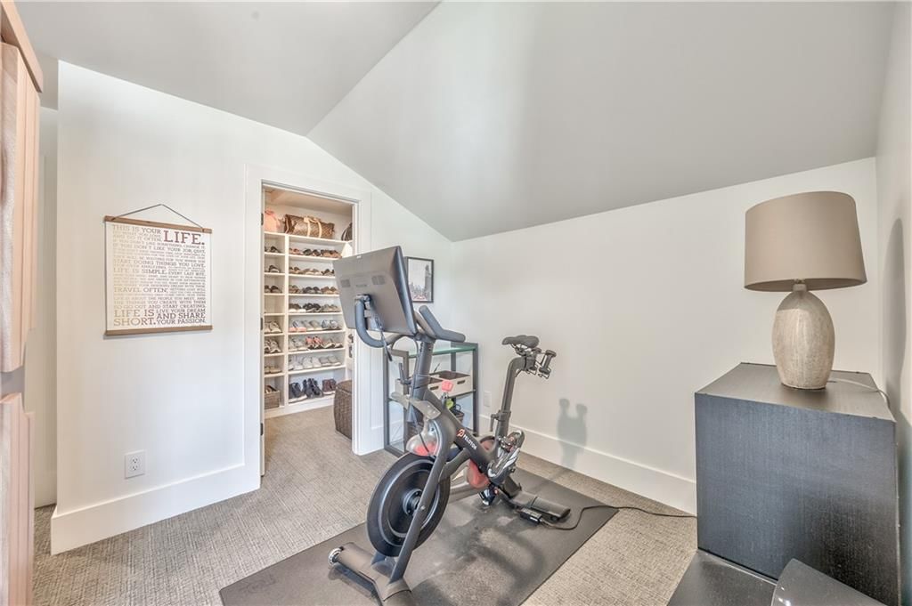 732 W 45th Street — photo 32