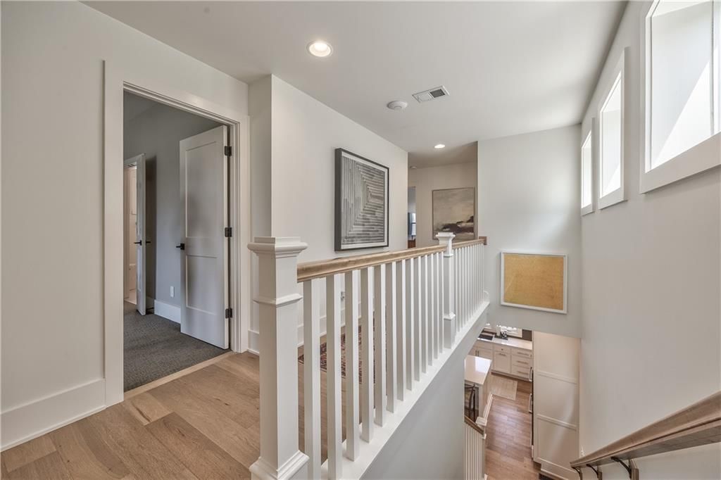 732 W 45th Street — photo 34