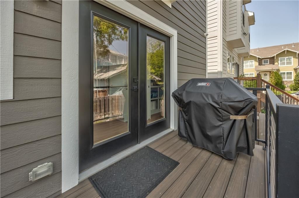 732 W 45th Street — photo 35