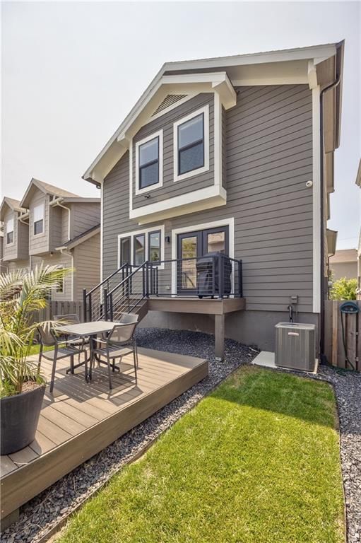 732 W 45th Street — photo 39
