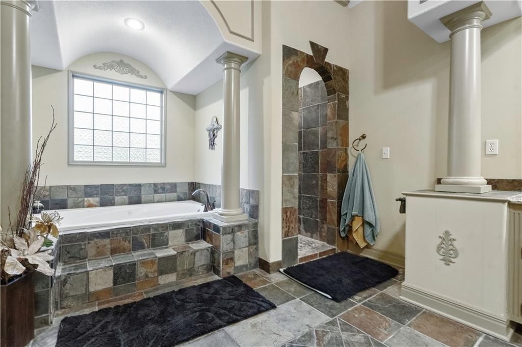 Photo 32 of 69 - 17575 N Alder Court