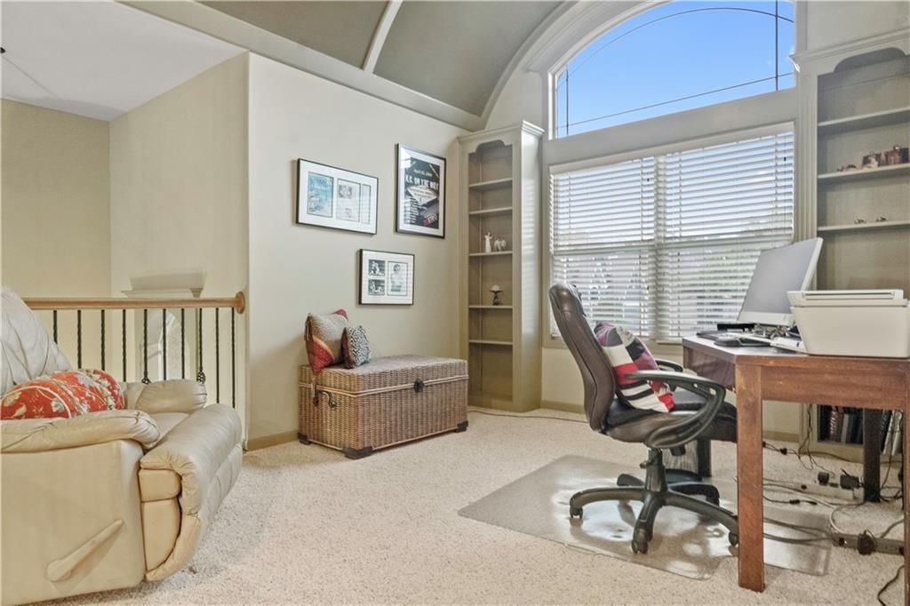 Photo 35 of 69 - 17575 N Alder Court