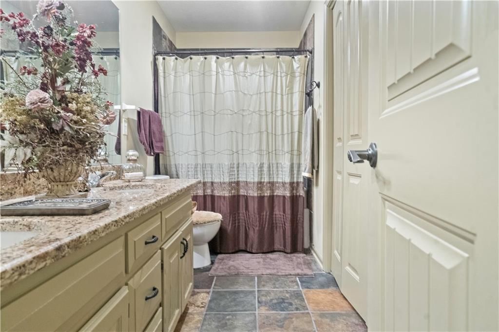 Photo 44 of 69 - 17575 N Alder Court