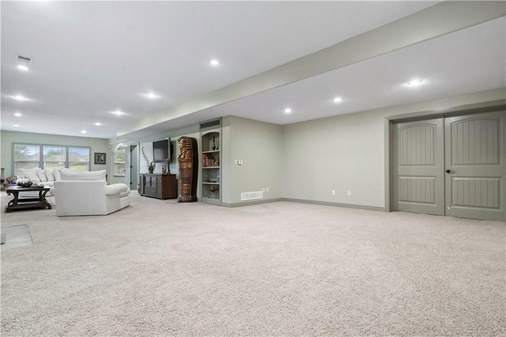 Photo 53 of 69 - 17575 N Alder Court