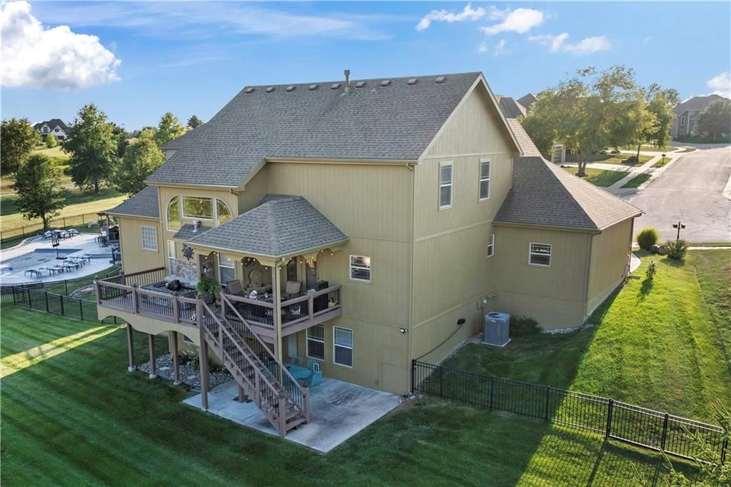 Photo 67 of 69 - 17575 N Alder Court