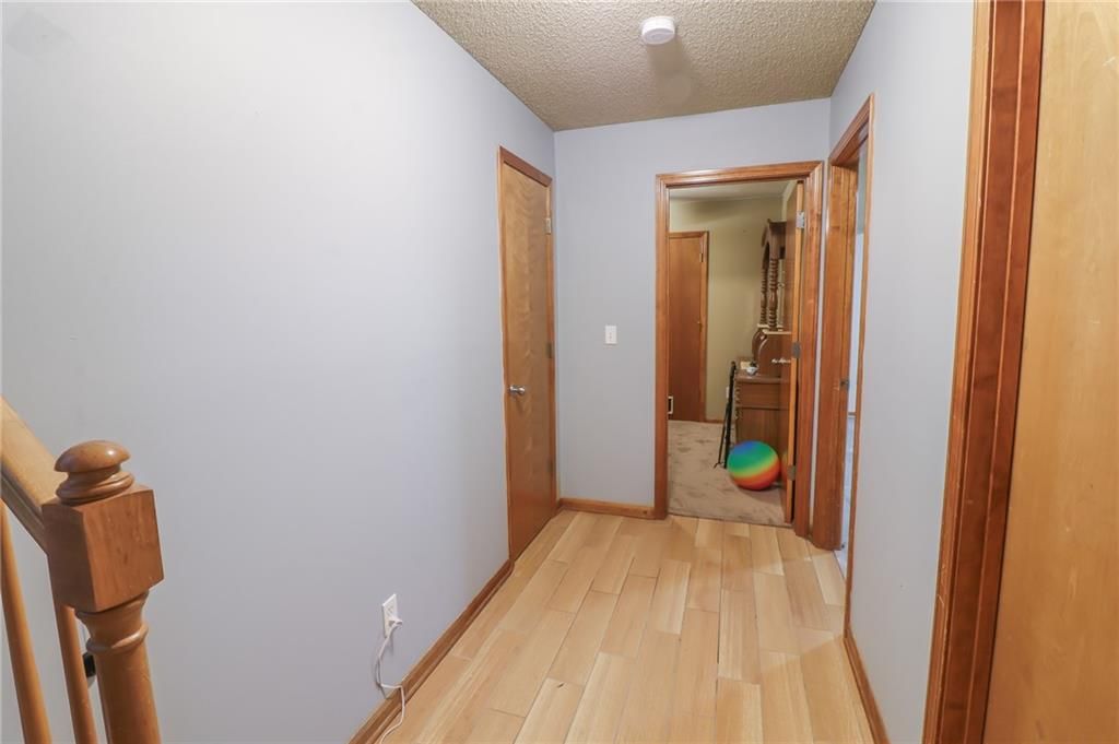 Photo 16 of 37 - 301 S Darrowby Drive