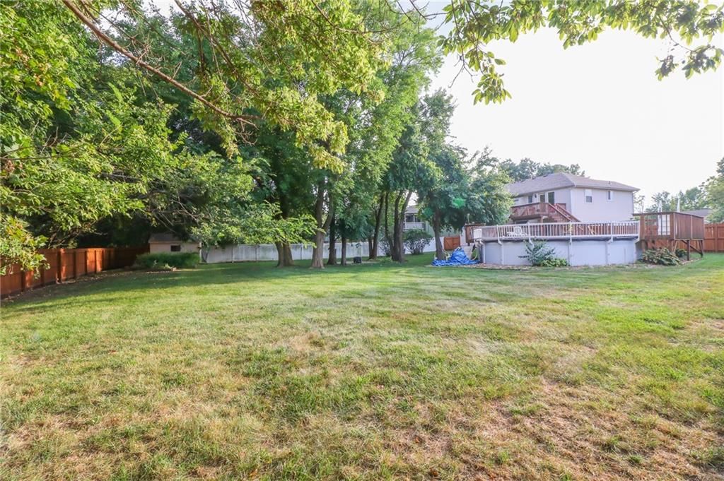 Photo 31 of 37 - 301 S Darrowby Drive