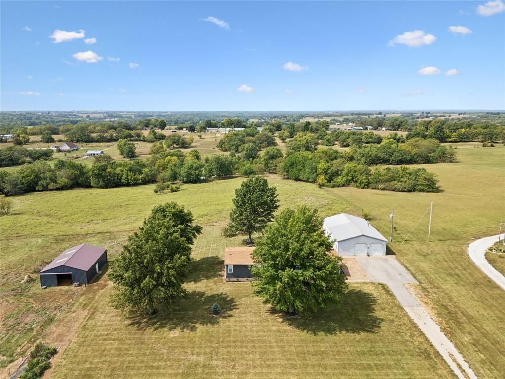548 NW UU Highway — photo 3