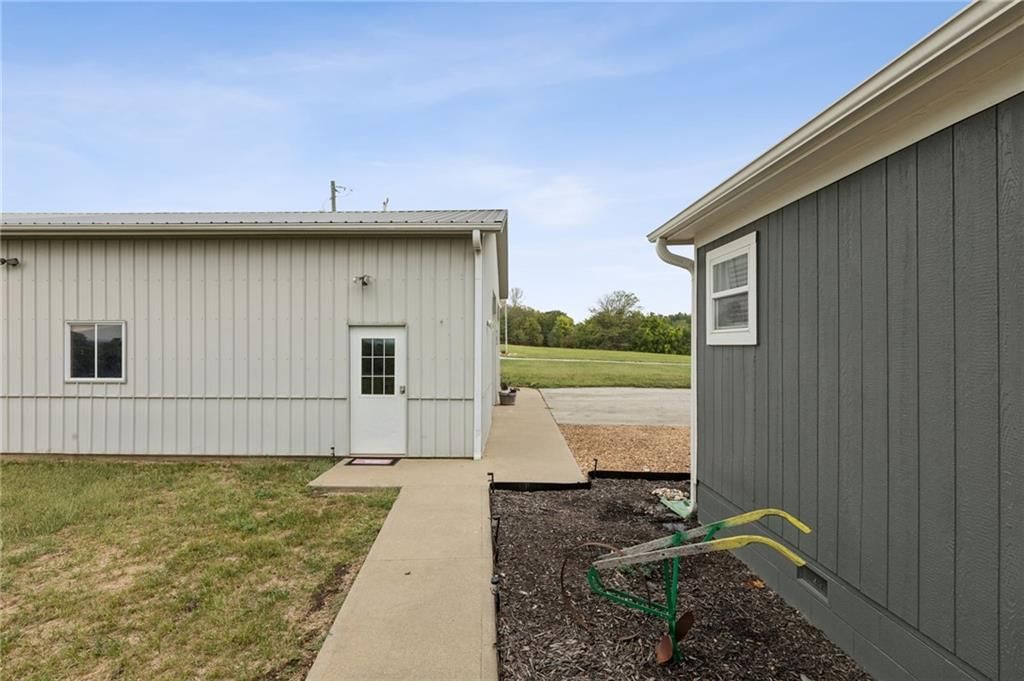 548 NW UU Highway — photo 49