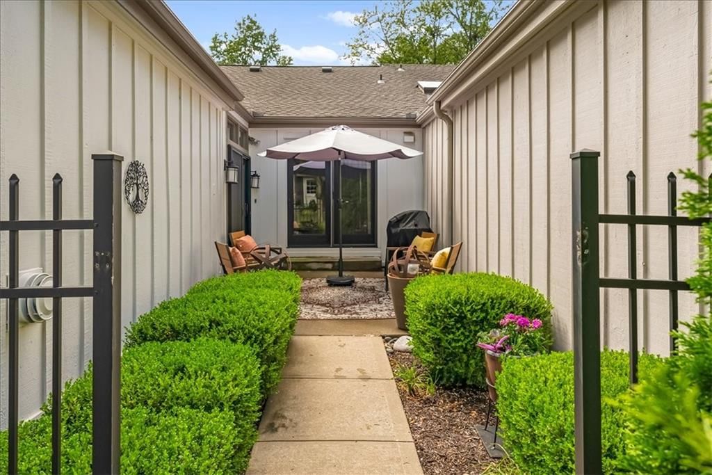 2229 Condolea Terrace — photo 26