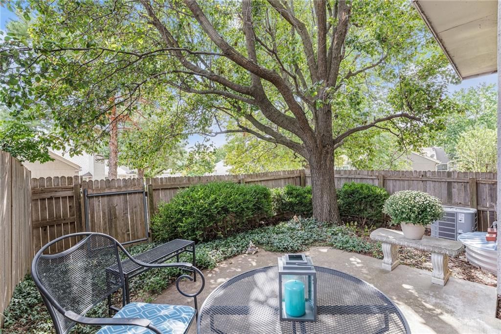 12315 W 107th Terrace — photo 22