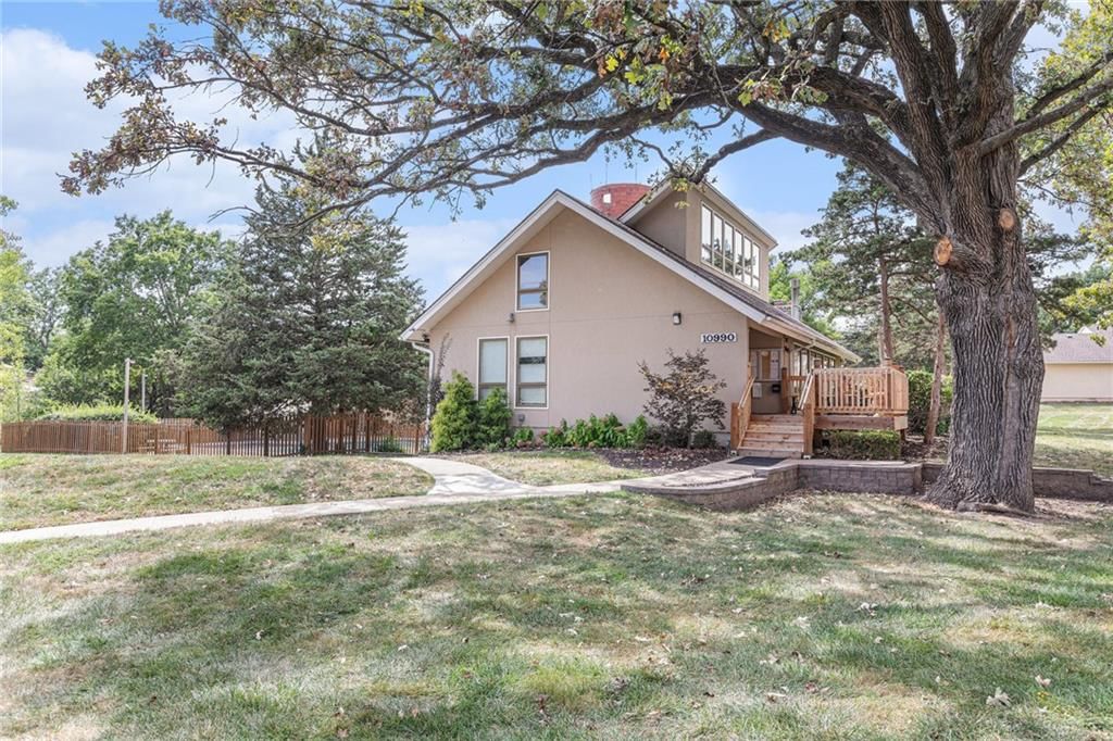 12315 W 107th Terrace — photo 23