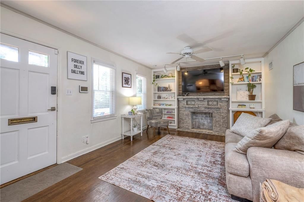 5806 Russell Street — photo 4