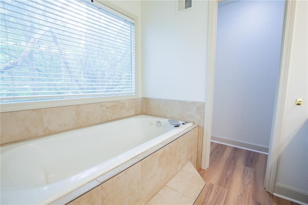 1733 Welleslay Lane — photo 20