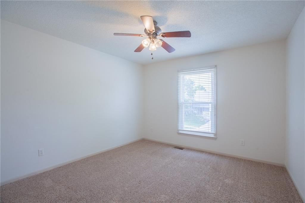 1733 Welleslay Lane — photo 24