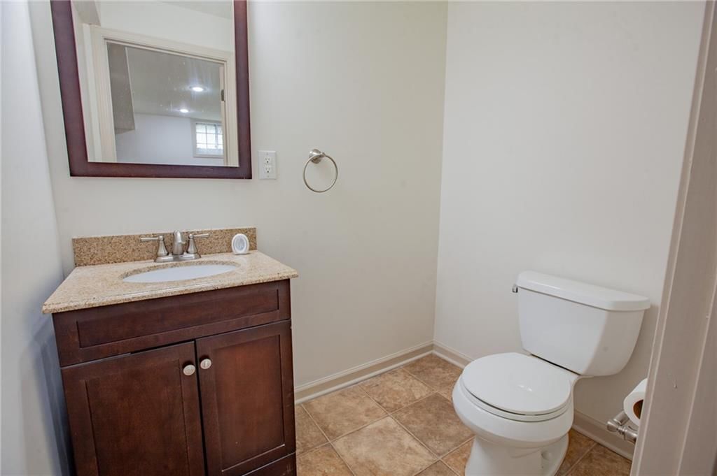 1733 Welleslay Lane — photo 33