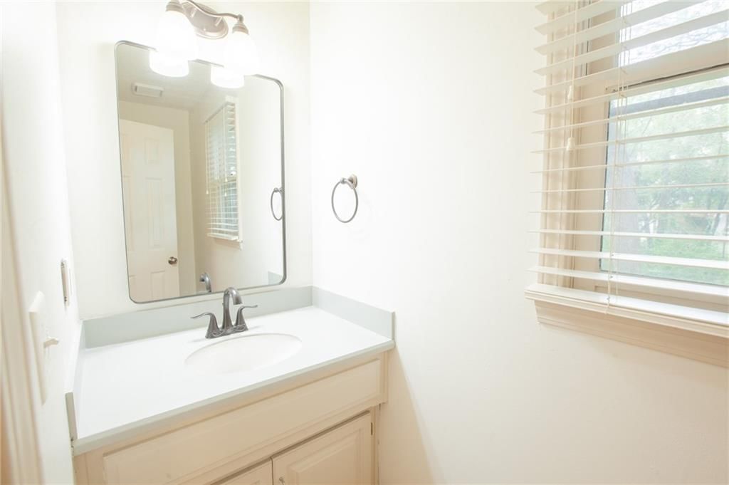 1733 Welleslay Lane — photo 34