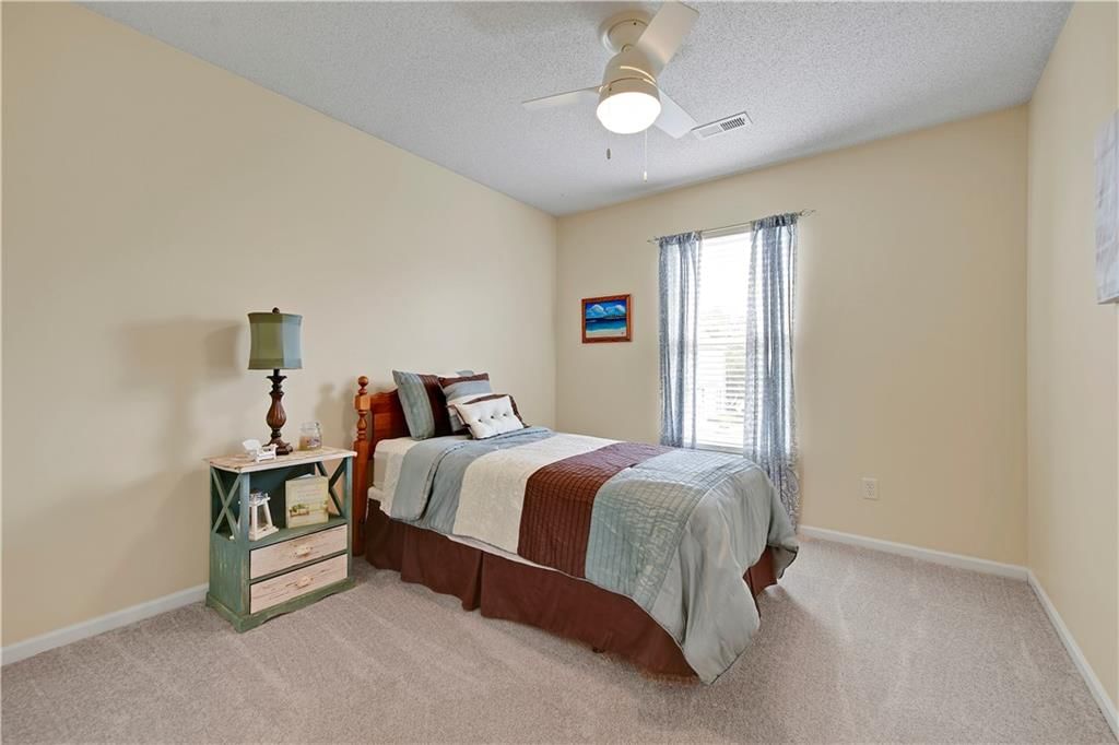 Photo 5 of 28 - 14553 W 138th Place