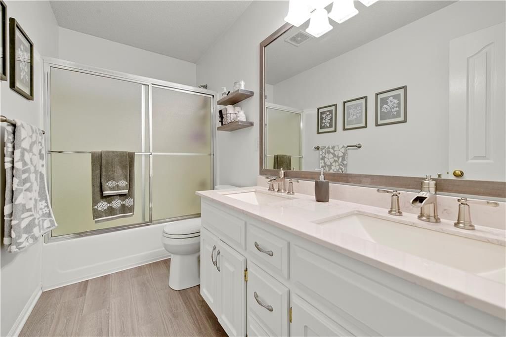 Photo 8 of 28 - 14553 W 138th Place