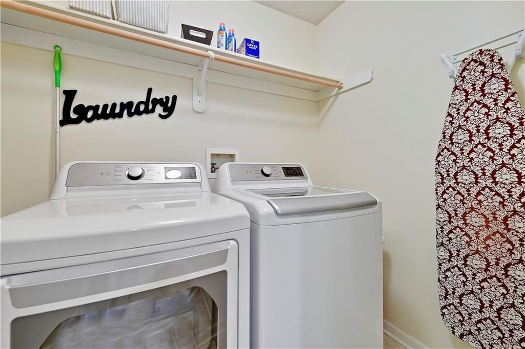 Photo 11 of 28 - 14553 W 138th Place