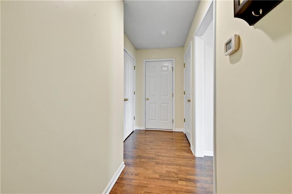 Photo 13 of 28 - 14553 W 138th Place