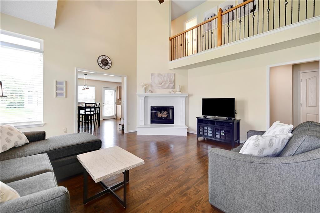 Photo 16 of 28 - 14553 W 138th Place