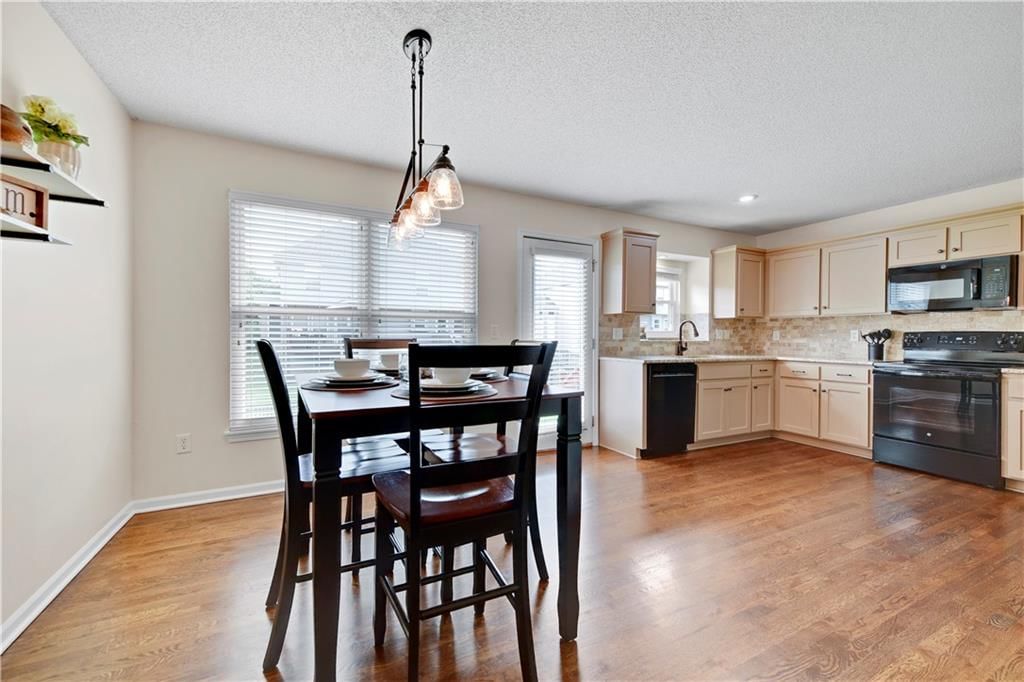 Photo 19 of 28 - 14553 W 138th Place