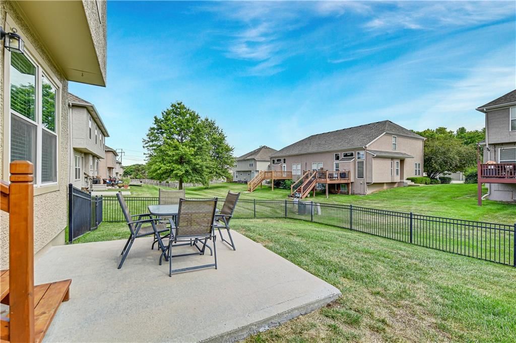 Photo 24 of 28 - 14553 W 138th Place